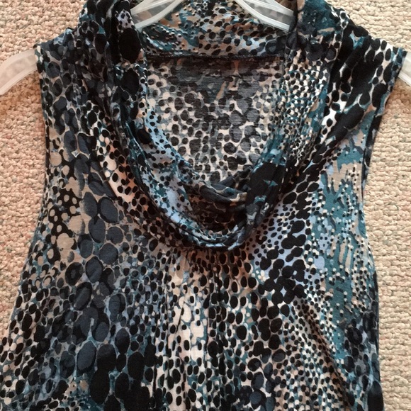 Top - Picture 2 of 2